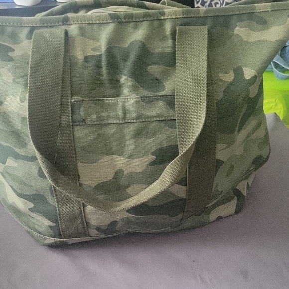 Old Navy Green Camouflage Tote Bag - Picture 11 of 15